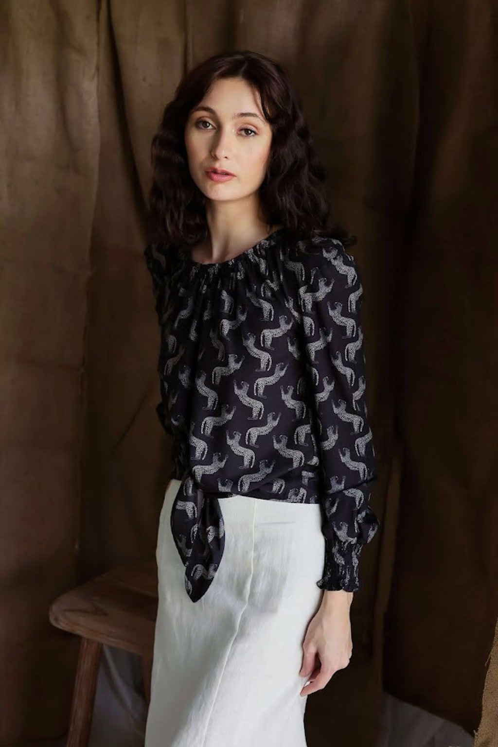 JAGUAR LONG SLEEVE TIE BLOUSE
