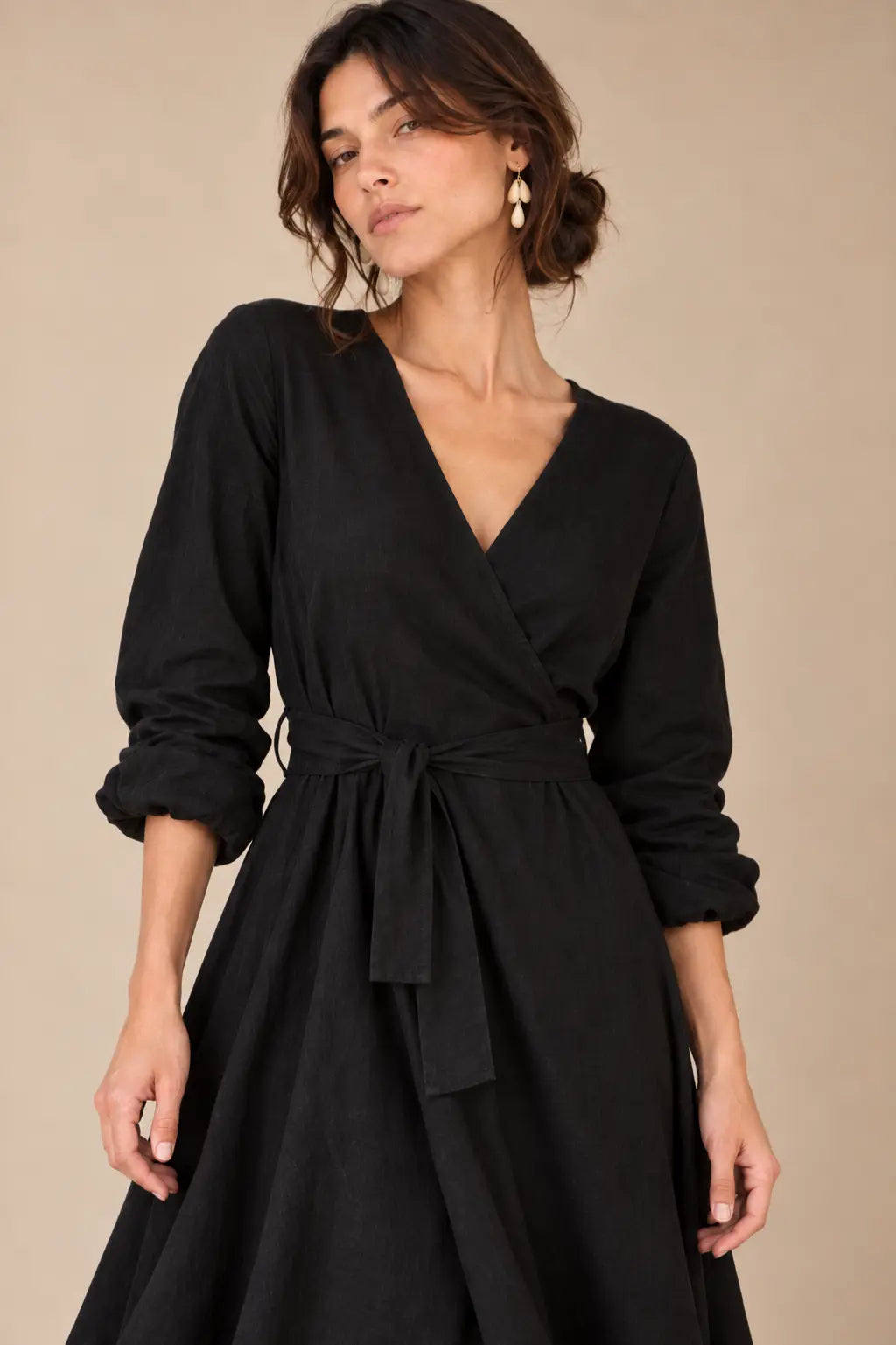 WRAP MIDI DRESS | BLACK