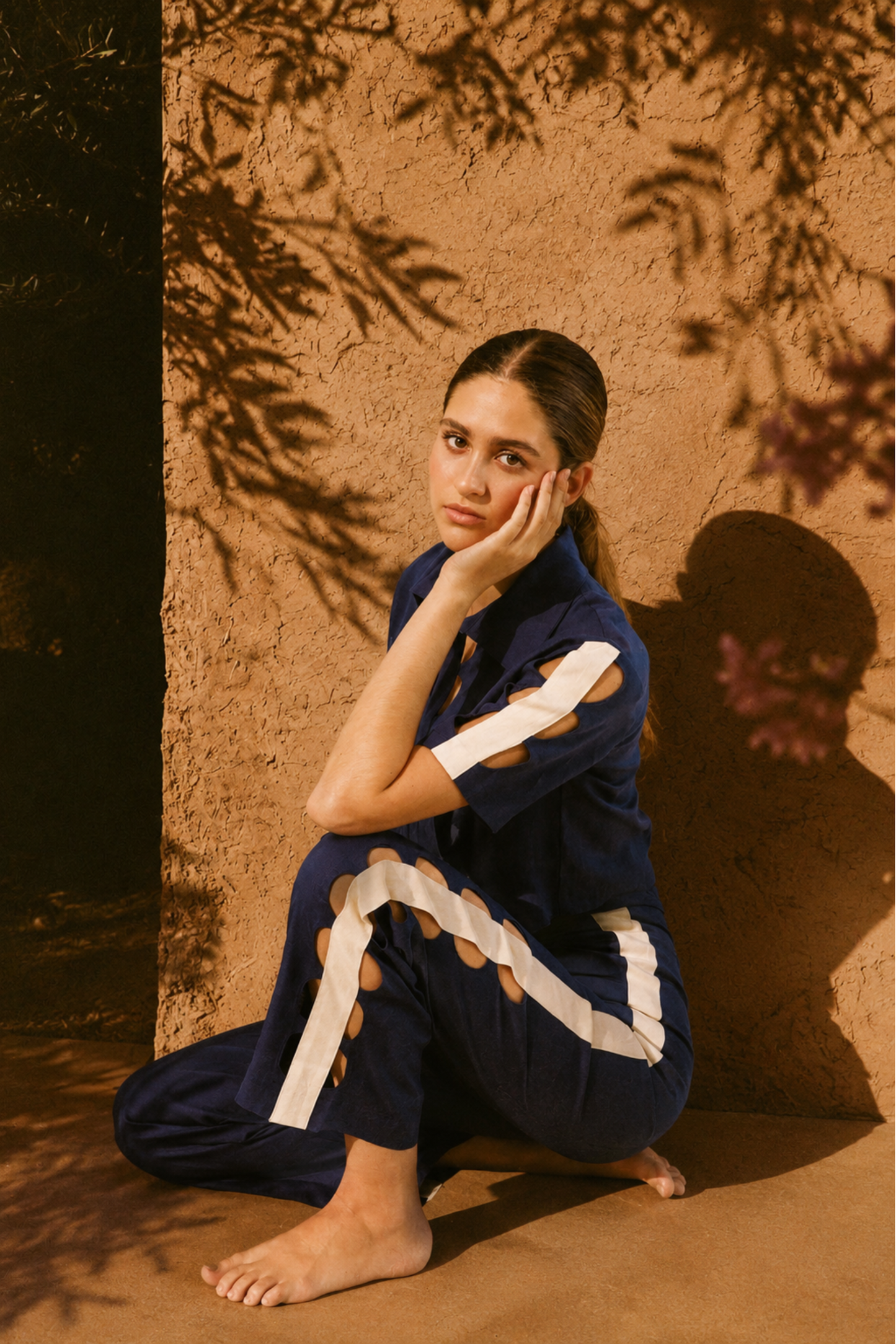 LUNAR CUT-OUT BLOUSE | NAVY