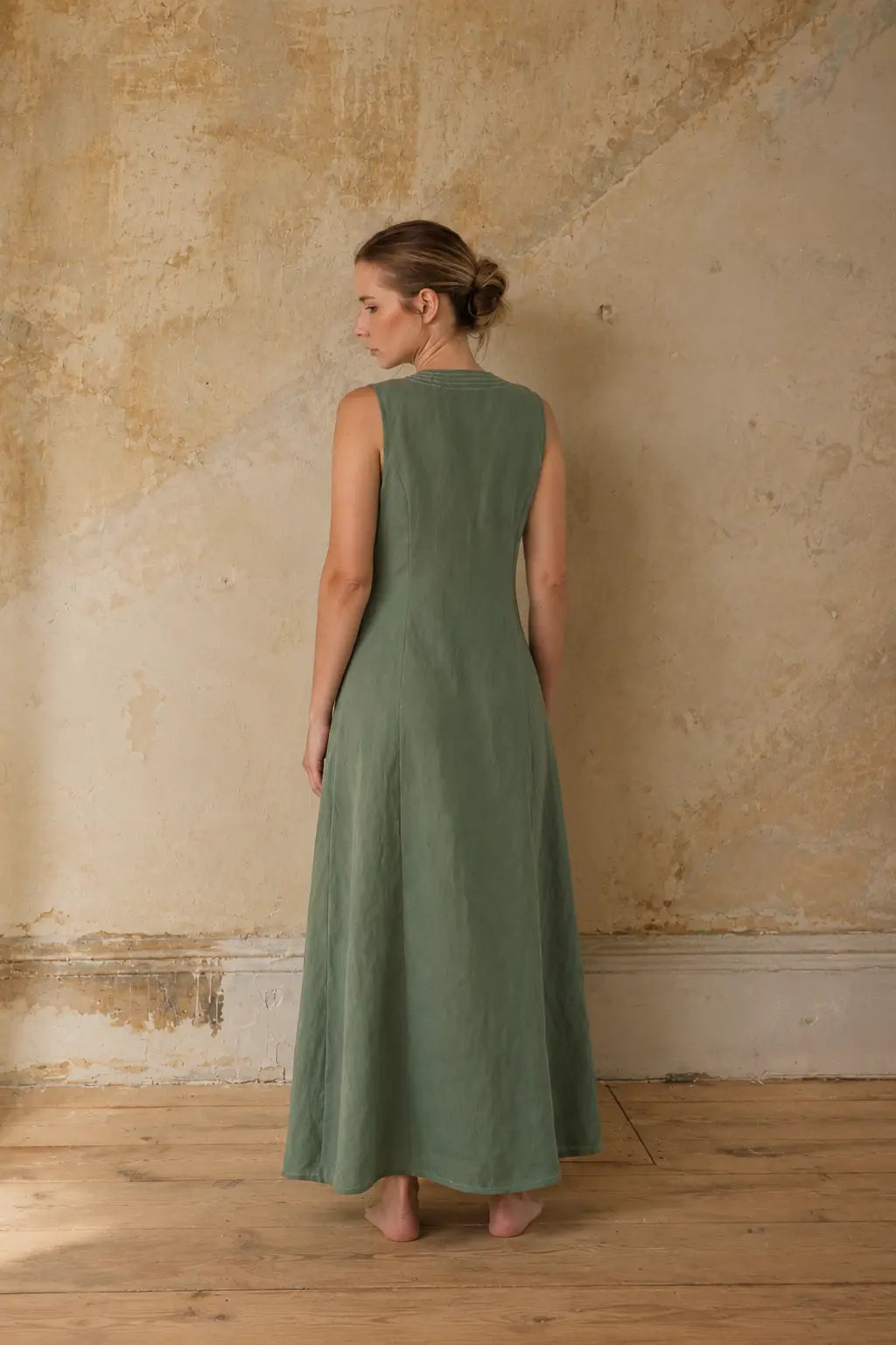 V-NECK LINEN MIDI DRESS | Sage